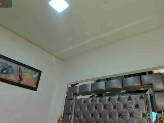 VivianneHart VivianneHart