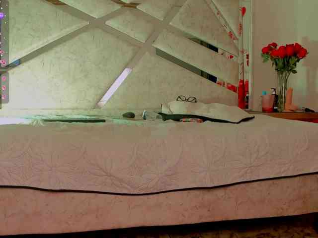 VivianneHart webcam