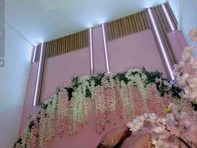 VivianneHart VivianneHart