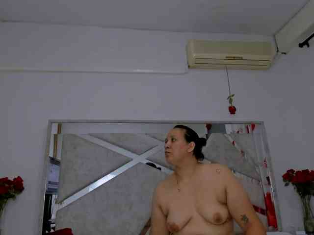 VivianneHart webcam