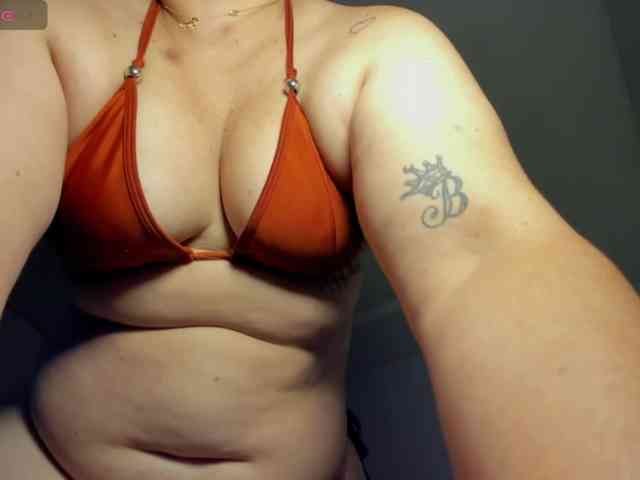 VivianneHart VivianneHart