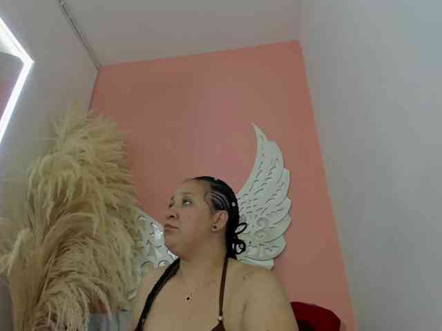 VivianneHart VivianneHart