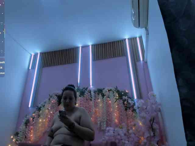 VivianneHart webcam