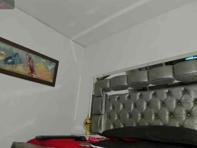 VivianneHart VivianneHart