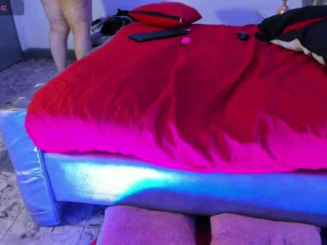 VivianneHart VivianneHart