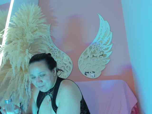 VivianneHart webcam