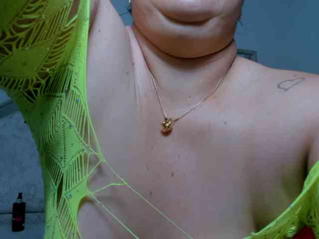 VivianneHart webcam