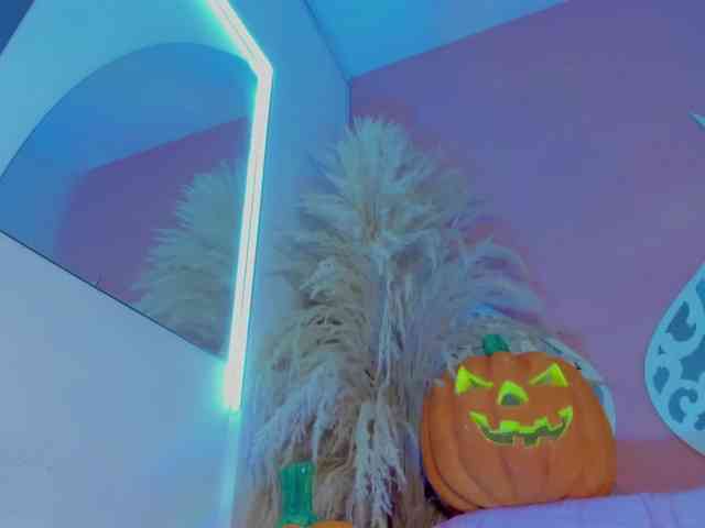 VivianneHart webcam