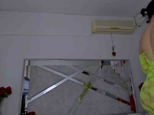 VivianneHart webcam