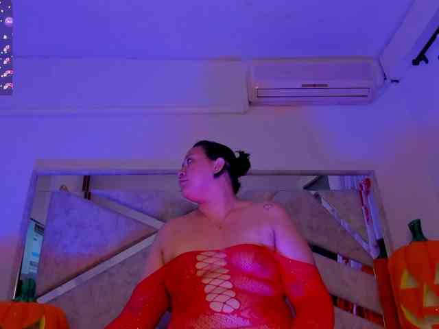 VivianneHart webcam