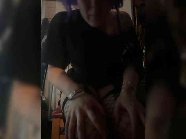 BrattyBunBun333 webcam