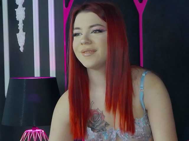 Breezelle's BongaCams show and profile