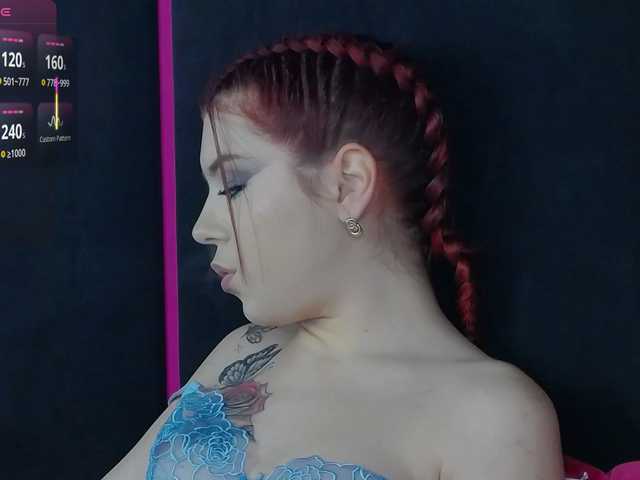 Breezelle's BongaCams show and profile