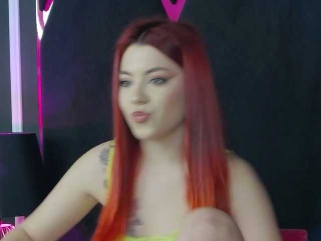 Breezelle's BongaCams show and profile