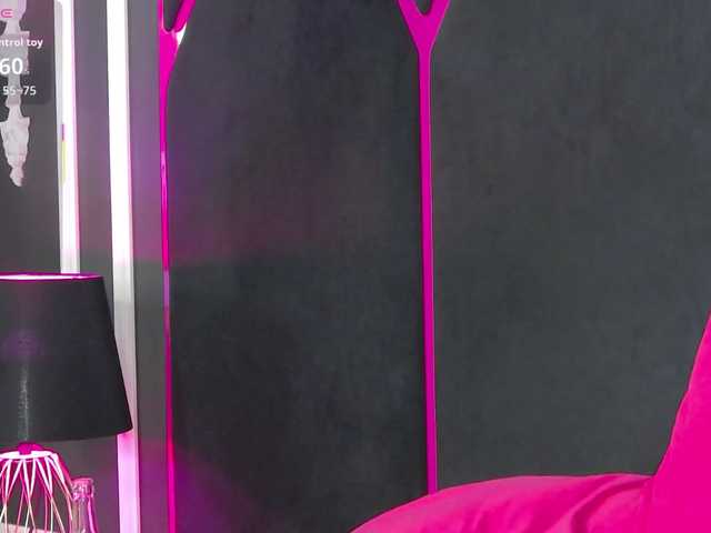 Breezelle's BongaCams show and profile