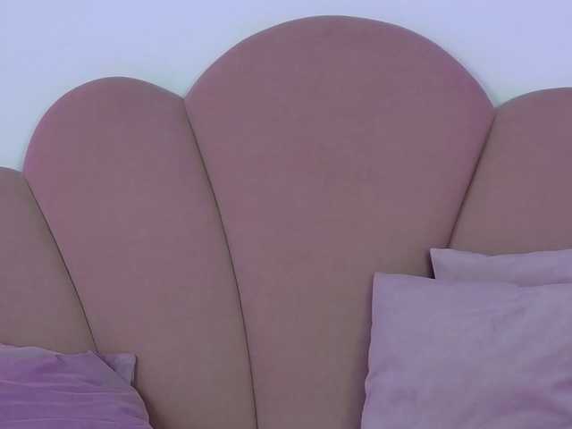 Breezelle's BongaCams show and profile