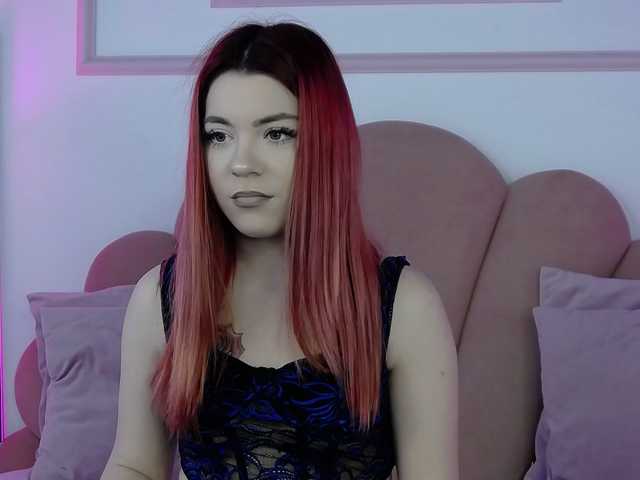 Breezelle's BongaCams show and profile