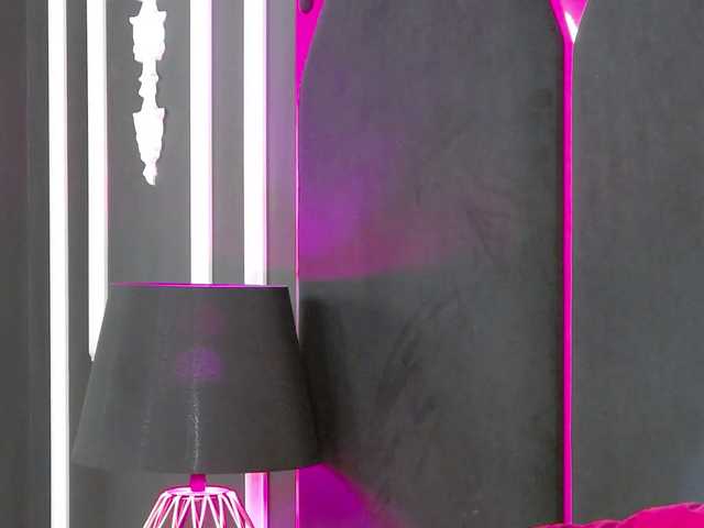 Breezelle's BongaCams show and profile