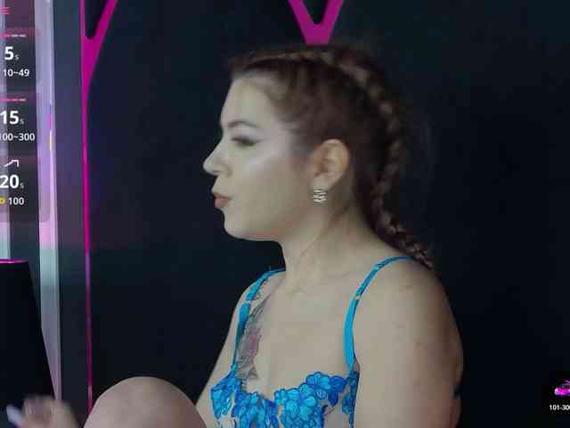 Breezelle Live Webcam on BongaCams