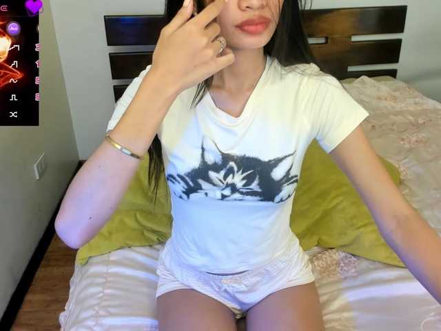 Laylac's BongaCams show and profile