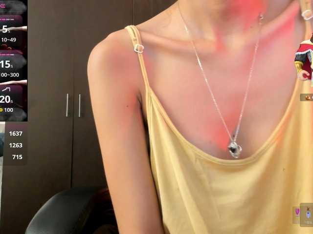 Laylac's BongaCams show and profile