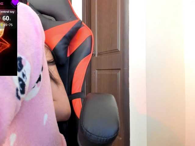 Laylac's BongaCams show and profile