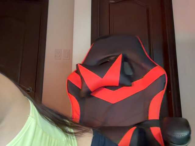 Laylac's BongaCams show and profile