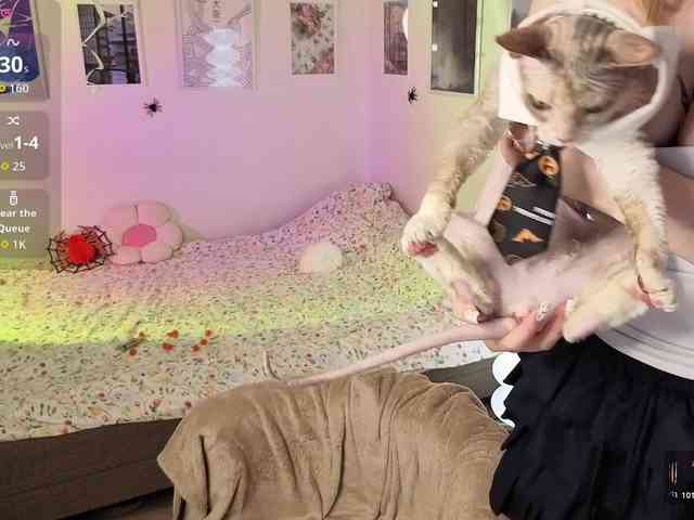 Essie-Fanning webcam