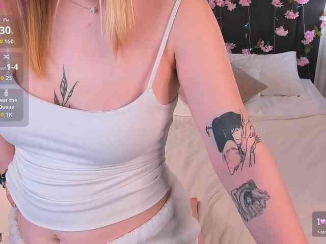 Essie-Fanning webcam