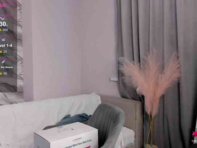 Essie-Fanning webcam