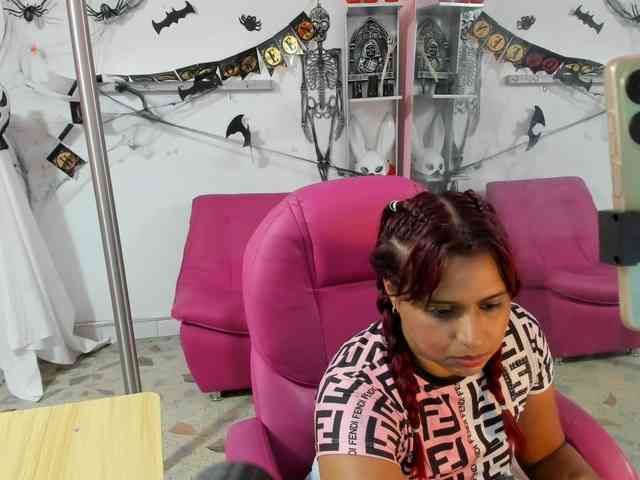 ALYNA-RUSH webcam