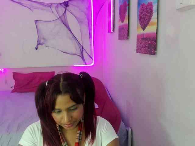 ALYNA-RUSH webcam