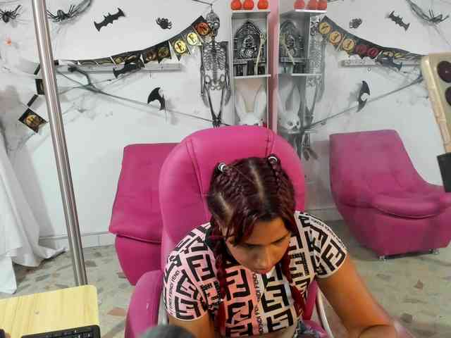 ALYNA-RUSH webcam