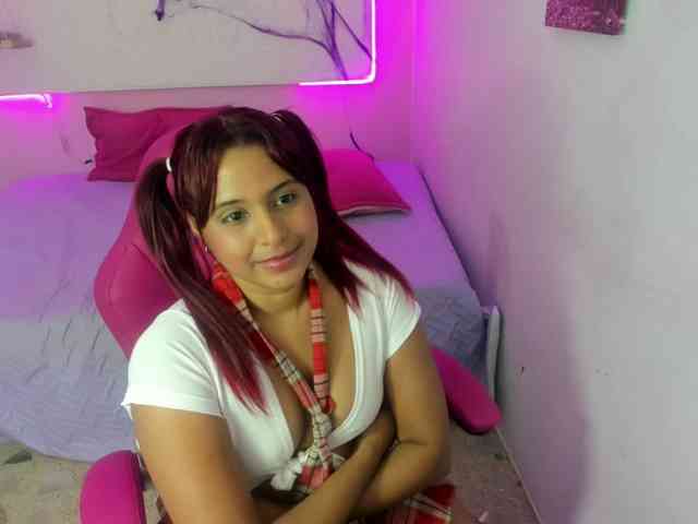 ALYNA-RUSH webcam