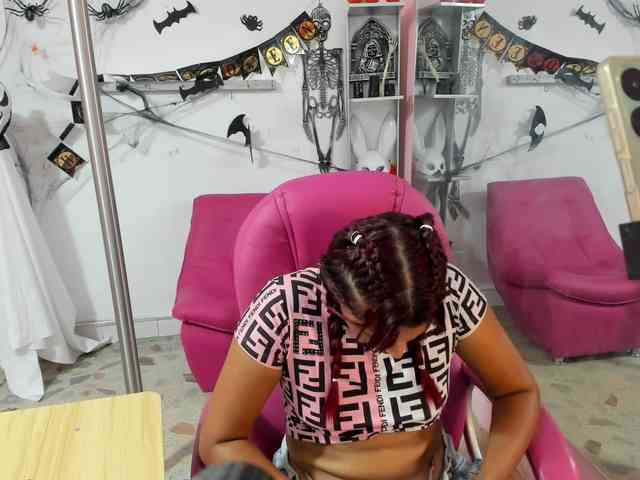 ALYNA-RUSH webcam