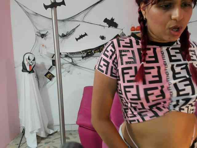 ALYNA-RUSH webcam