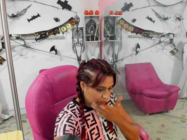 ALYNA-RUSH webcam
