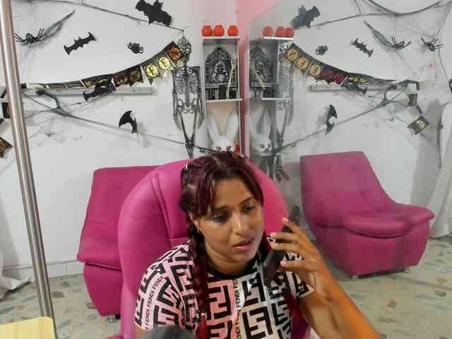 ALYNA-RUSH webcam