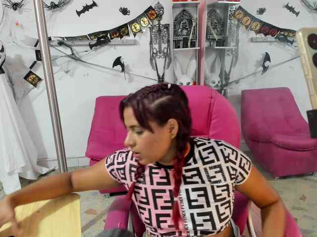 ALYNA-RUSH webcam