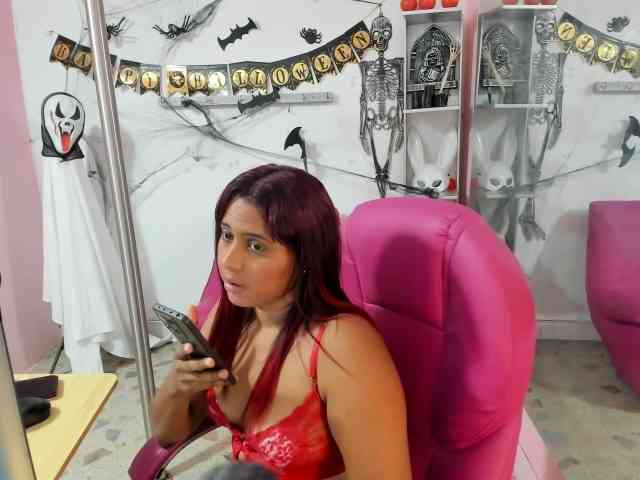 ALYNA-RUSH webcam