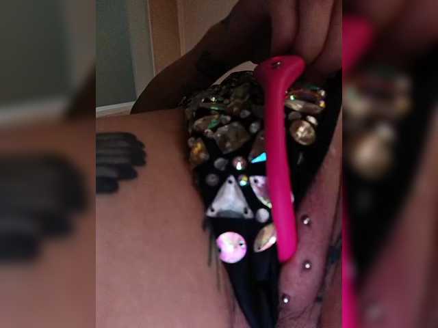 RedFox9595's BongaCams show and profile