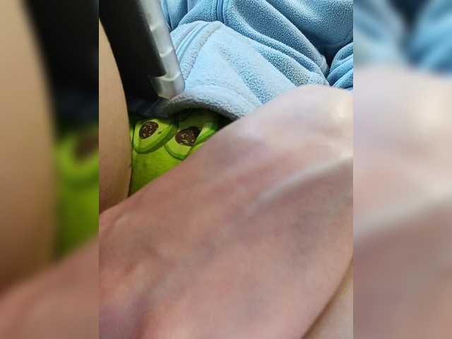 RedFox9595's BongaCams show and profile