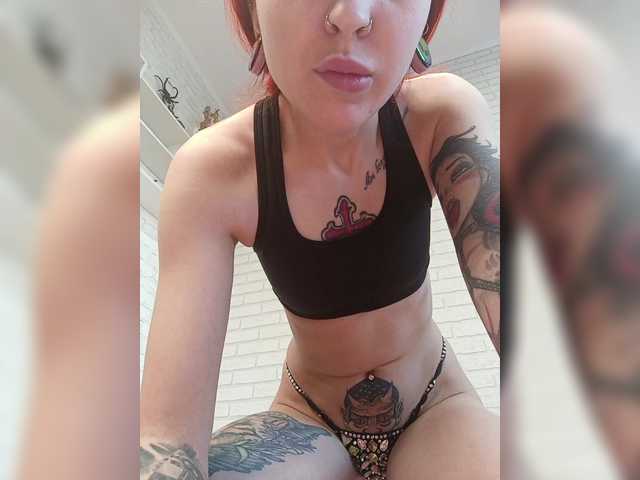 RedFox9595's BongaCams show and profile