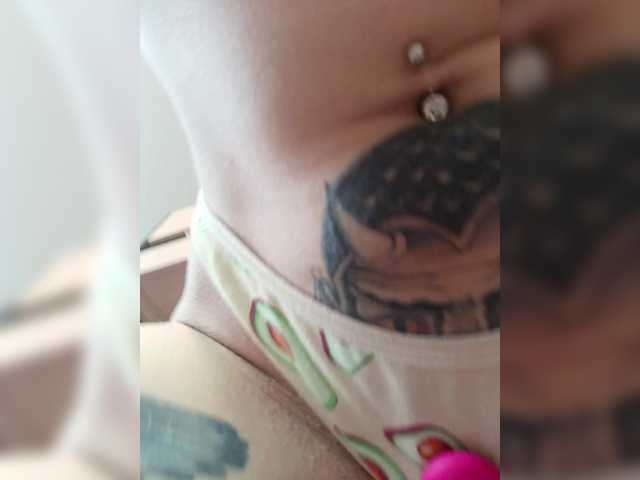 RedFox9595's BongaCams show and profile