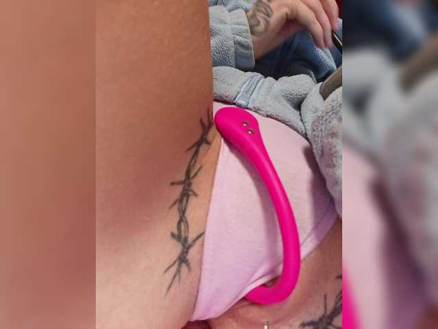 RedFox9595's BongaCams show and profile