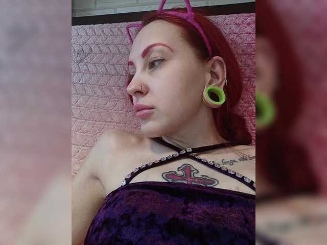 RedFox9595's BongaCams show and profile