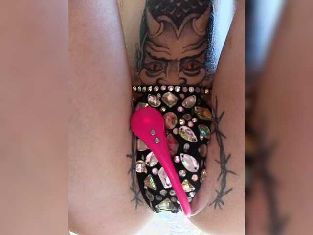 RedFox9595's BongaCams show and profile