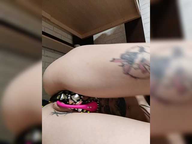 RedFox9595's BongaCams show and profile