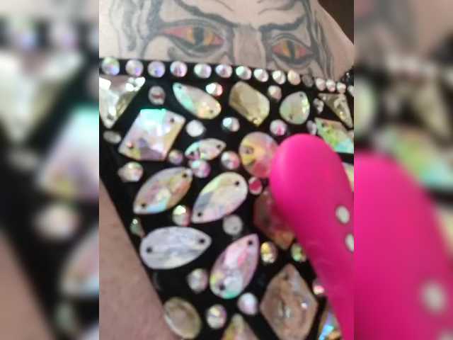 RedFox9595's BongaCams show and profile