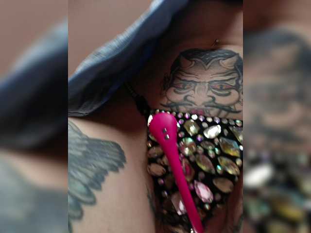 RedFox9595's BongaCams show and profile